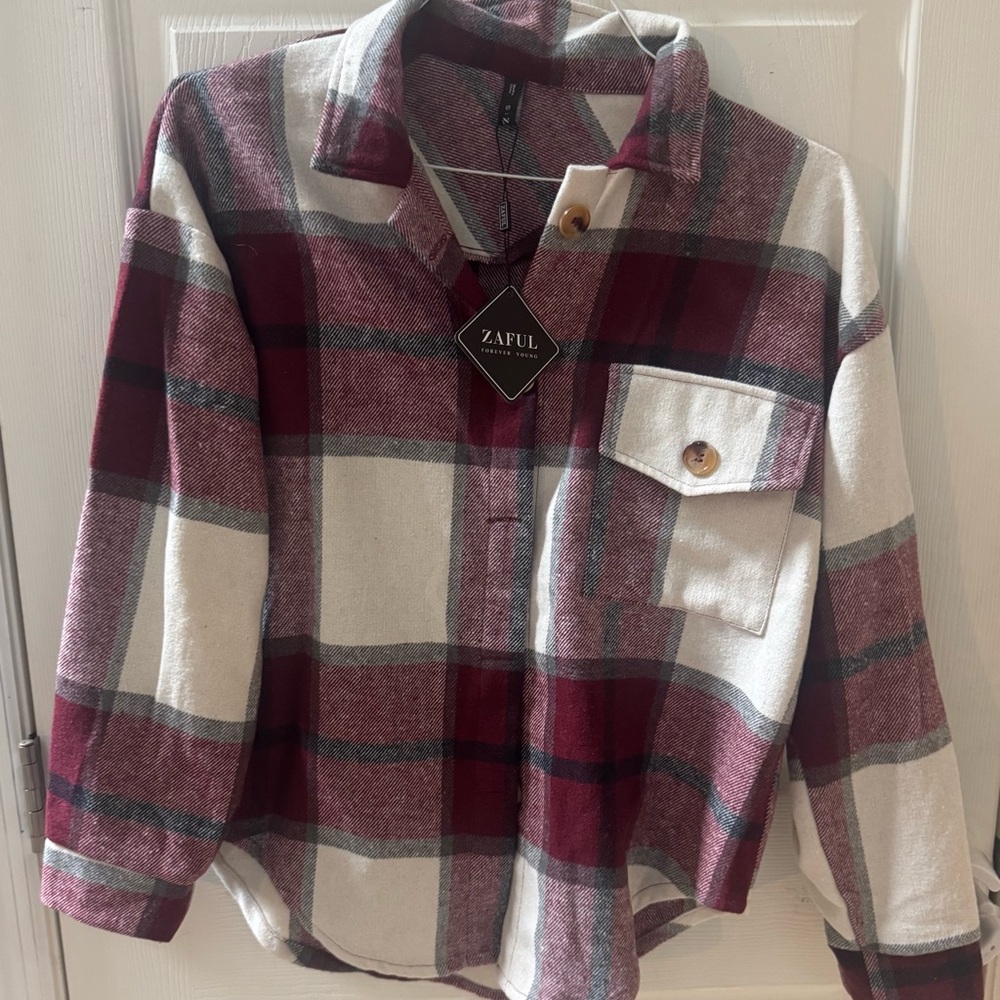 Zaful Red and White Button Down Shirt Classic Style Flannel sz Small